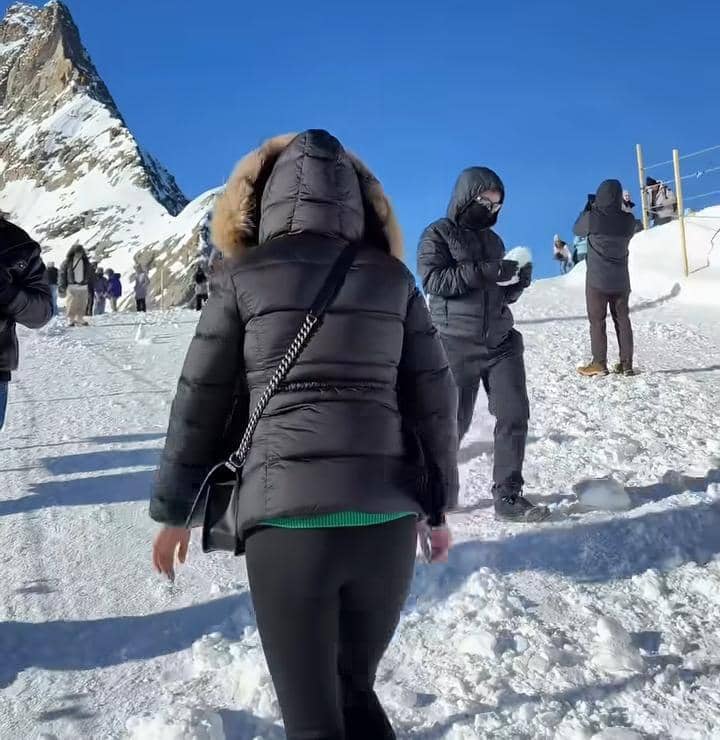 potret Nita Gunawan naik Gunung Jungfraujoch