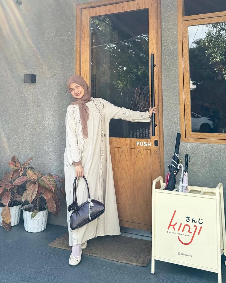 Inspirasi gaya ala Amelia Andani