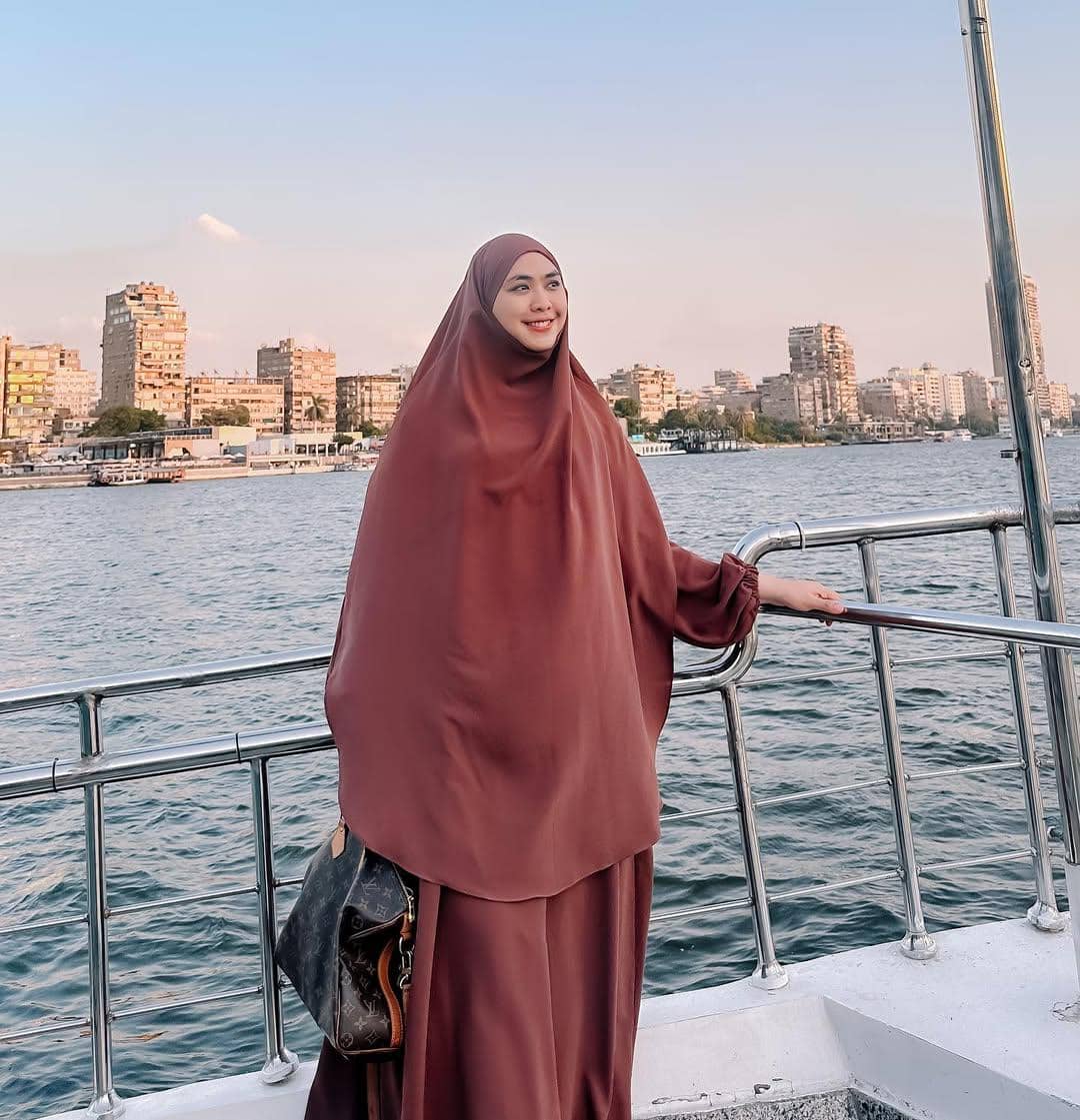padu padan outfit dengan hijab instan