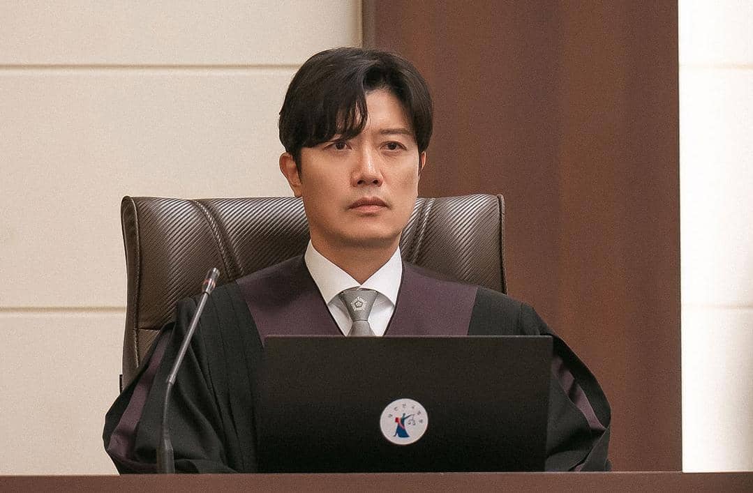 Park Hee Soon di drama The Judge Returns