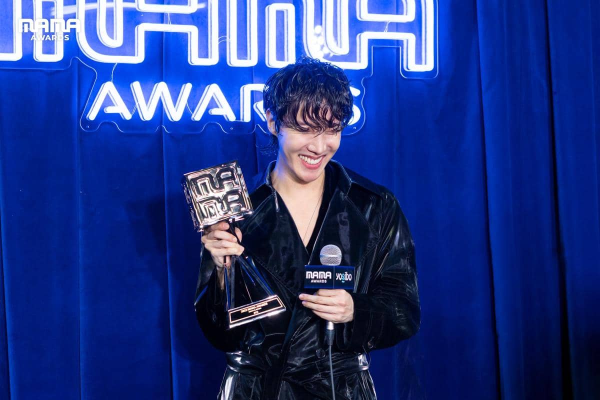J-Hope di MAMA Award 2022 