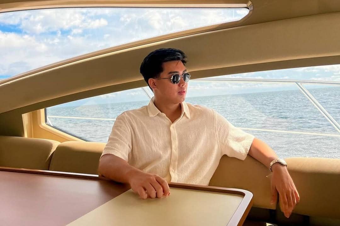 profil Timothy Ronald