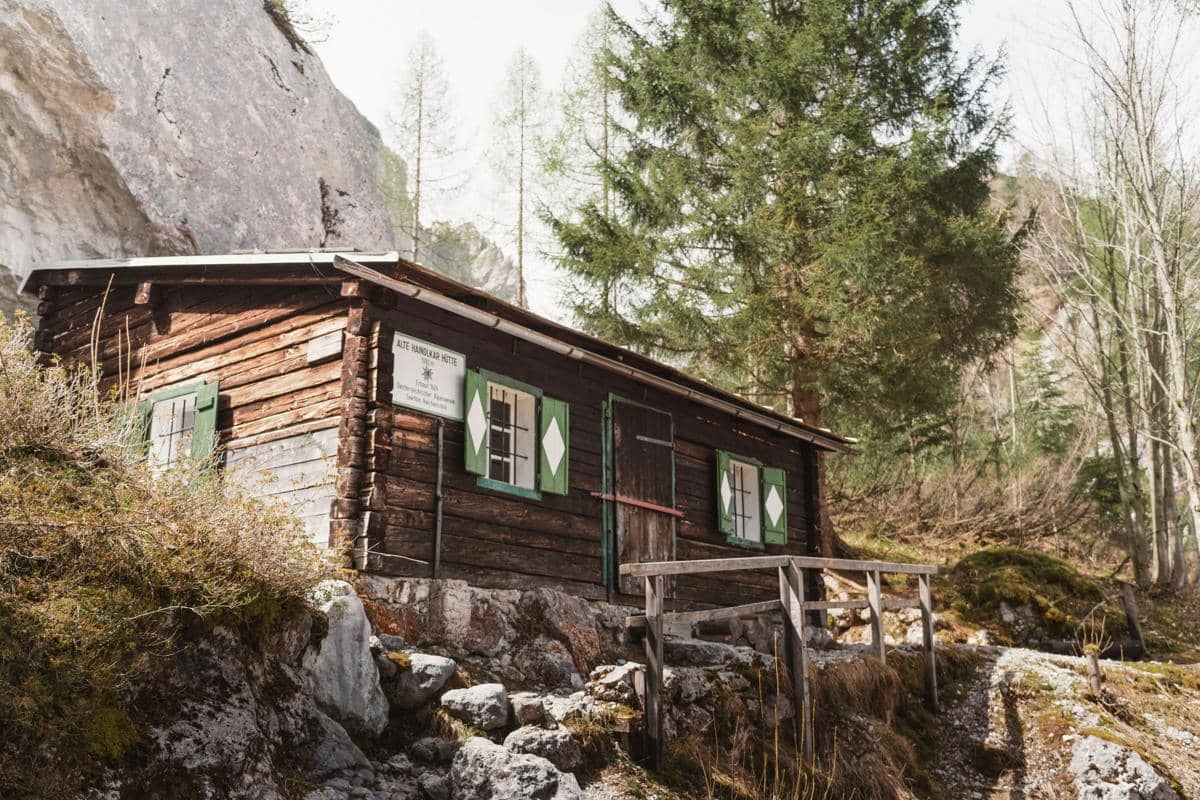 ilustrasi cabin off grid