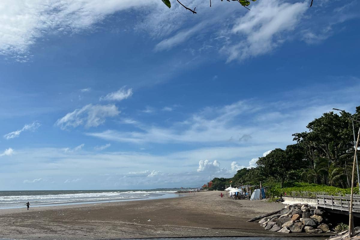 Pantai Sarinande Seminyak (dok.pribadi/Natalia Indah)