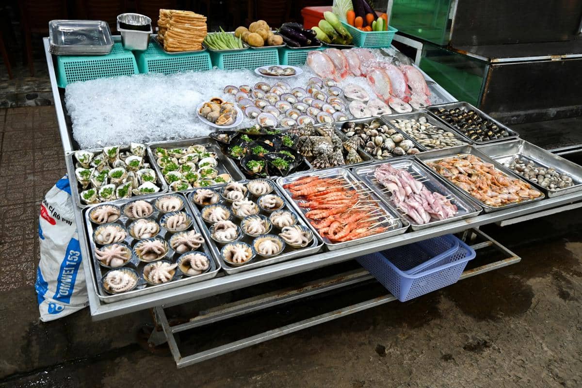ilustrasi seafood di Phu Quoc Night Market