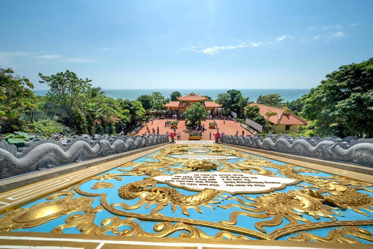 ilustrasi Pagoda Hu Quoc 