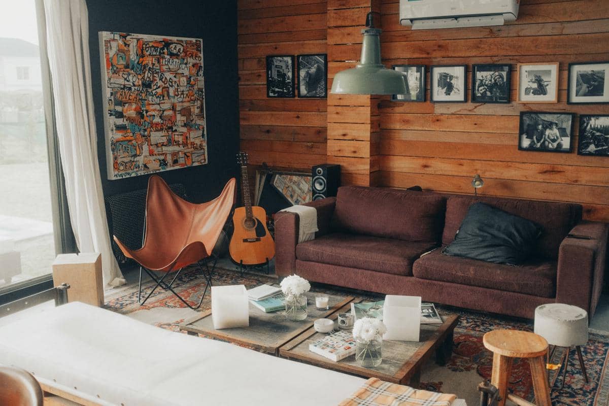 ilustrasi interior rumah gaya retro pop art