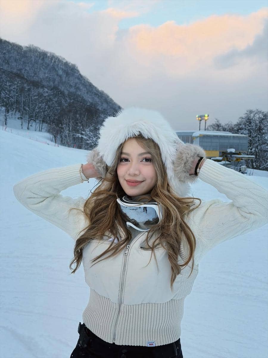Regina Phoenix main ski di Hokkaido
