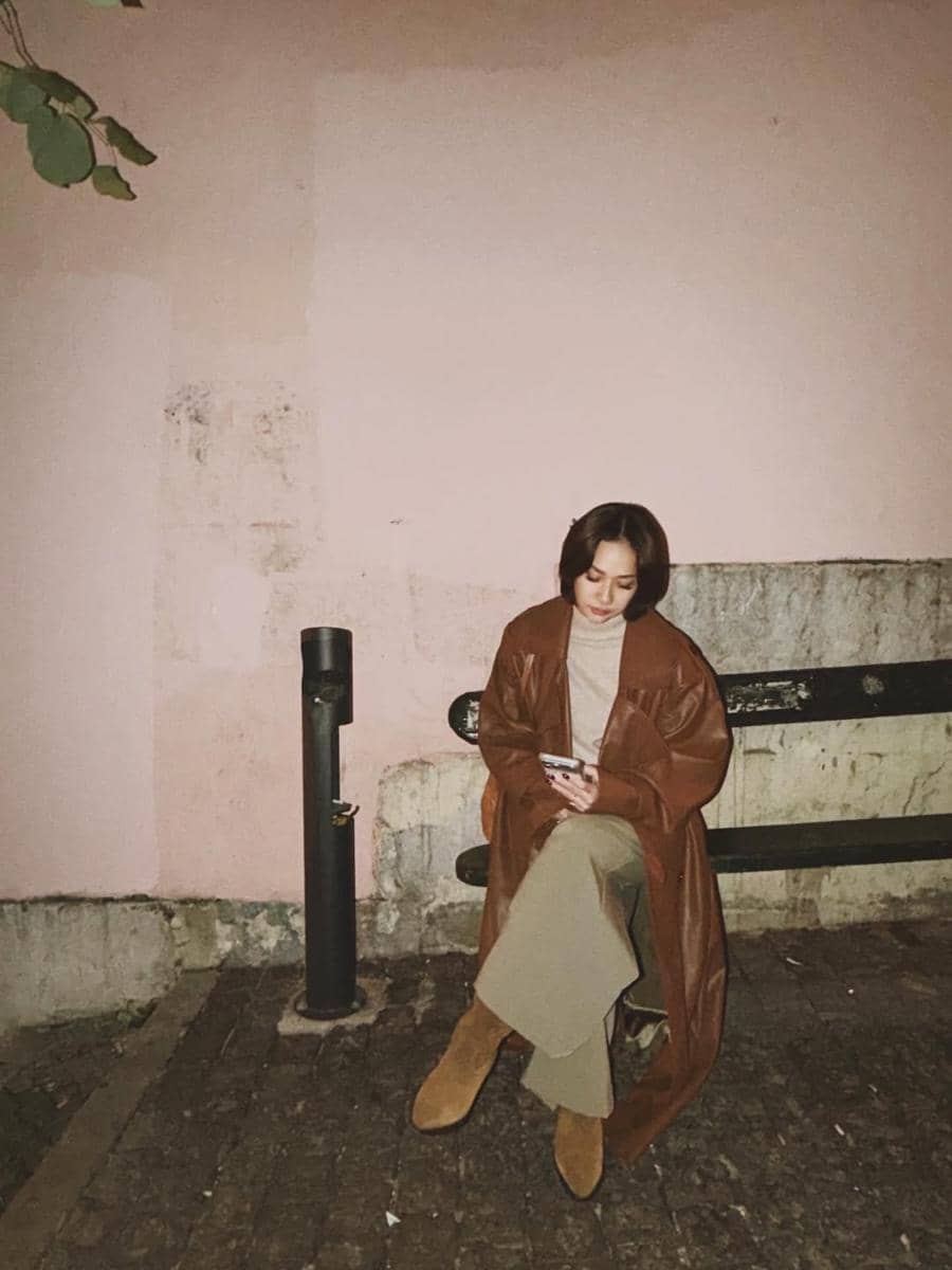 Bunga Citra Lestari dan suami jalan-jalan di Lisbon, Portugal.