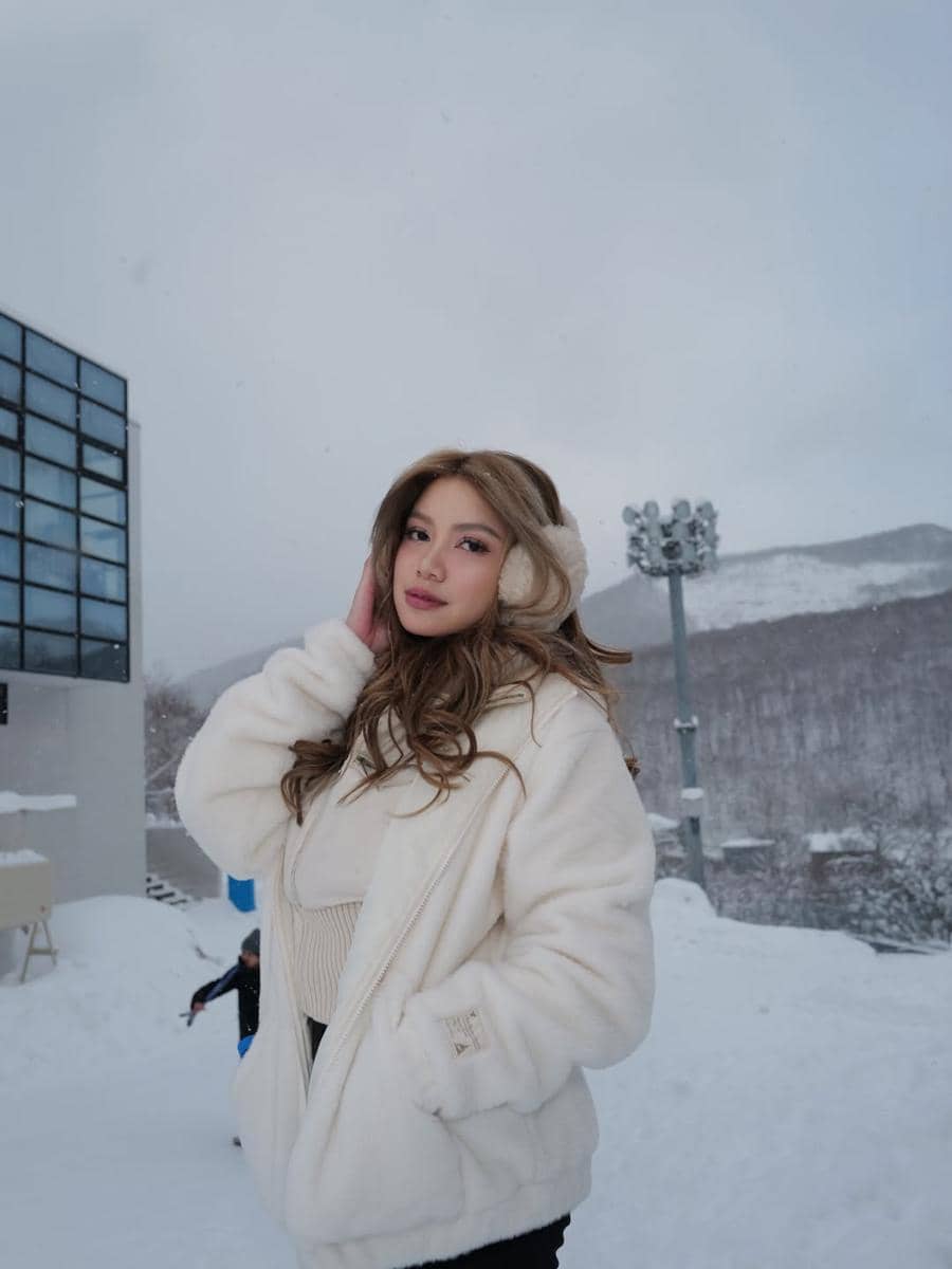 Regina Phoenix main ski di Hokkaido