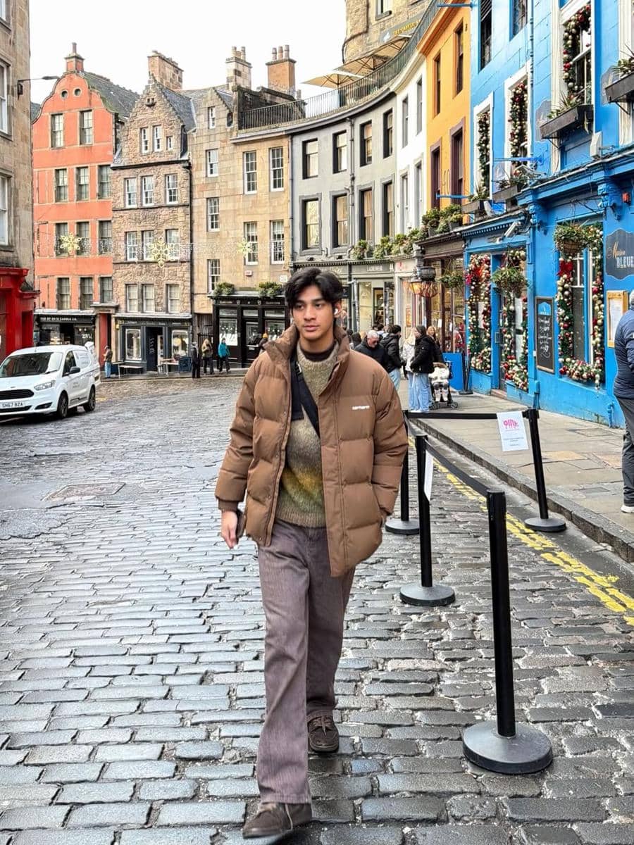 Erin Taulany liburan bareng anak di Edinburgh.