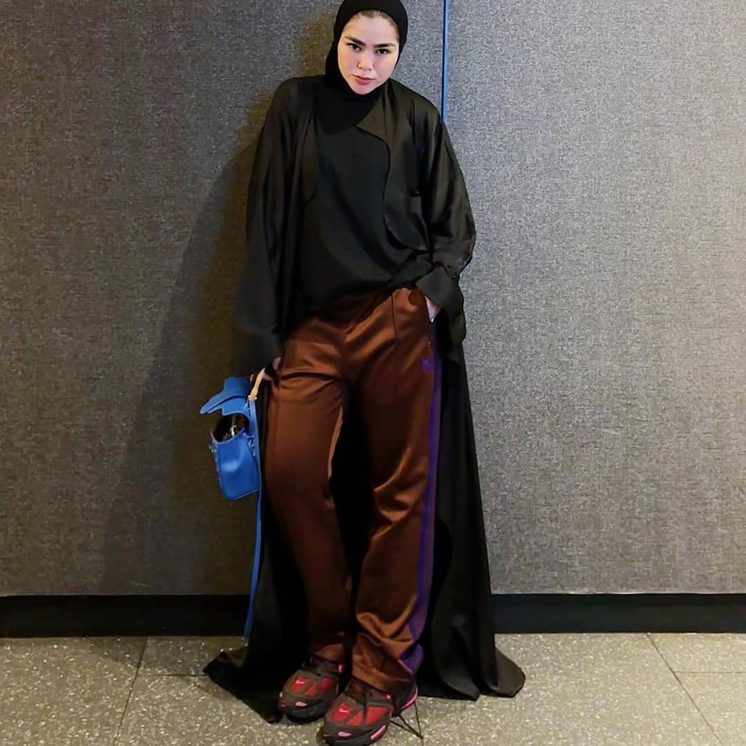 Ide outfit Abaya ala Sivia Azizah