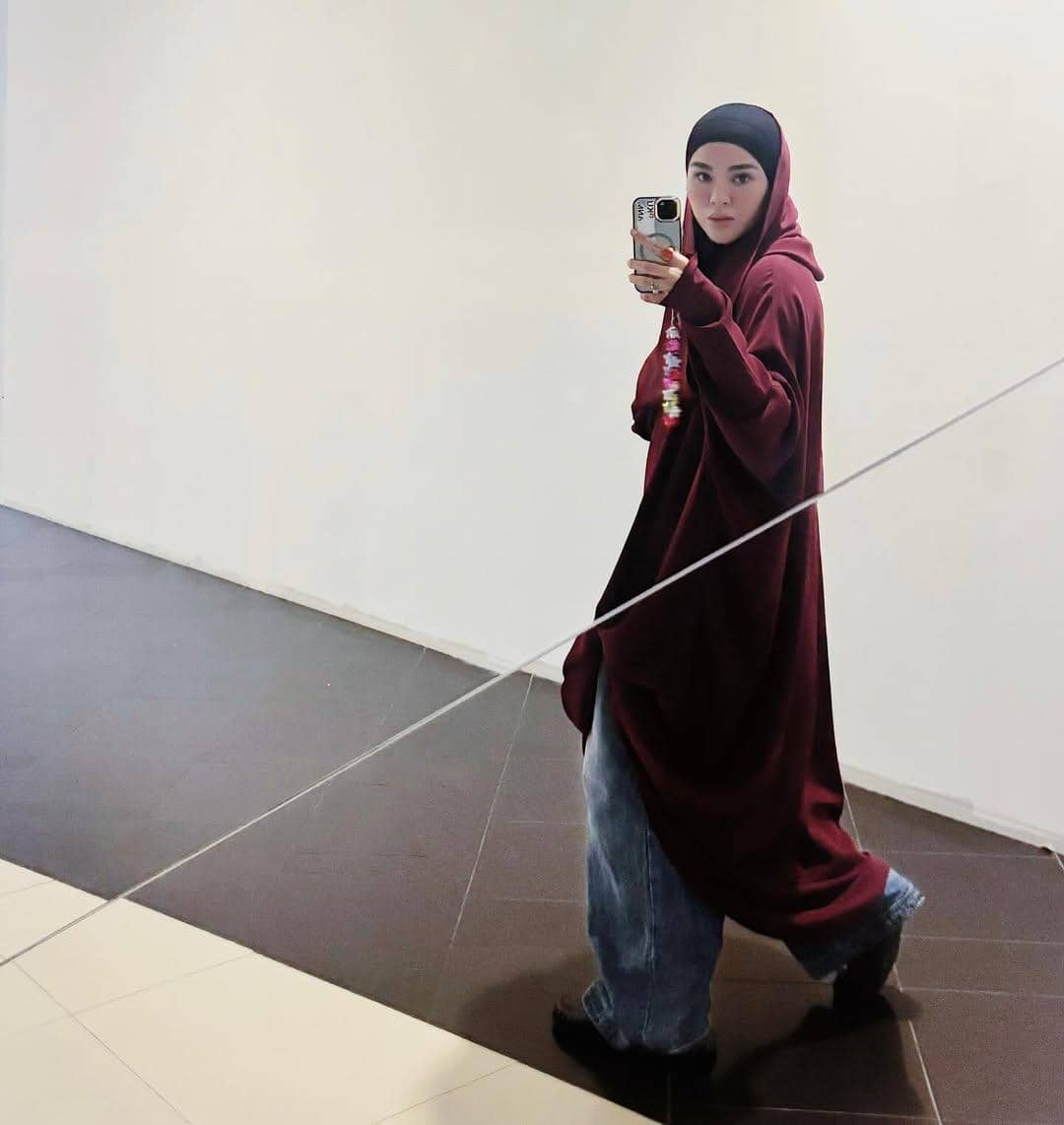 Ide outfit Abaya ala Sivia Azizah