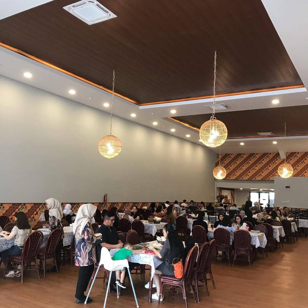 Batik Kuring di kawasan SCBD 