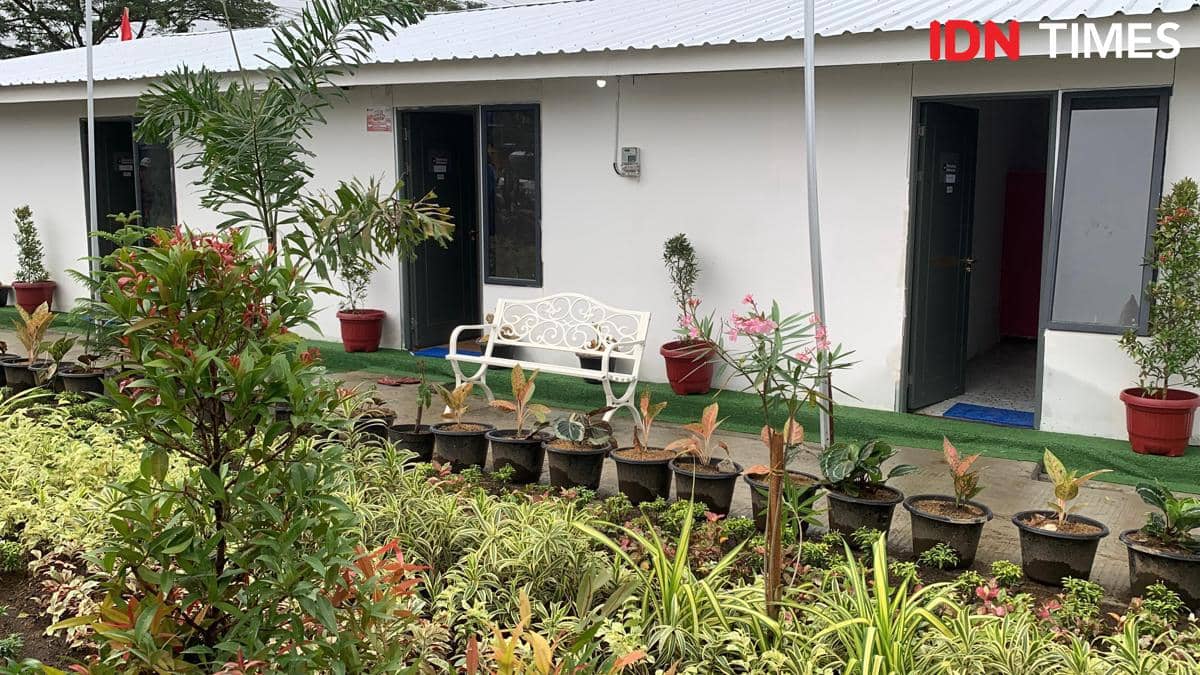 Penampakan Huntara yang mulai ditempati warga Aceh Tamiang, Kamis (8/1/2026) (IDN Times/Doni Hermawan)