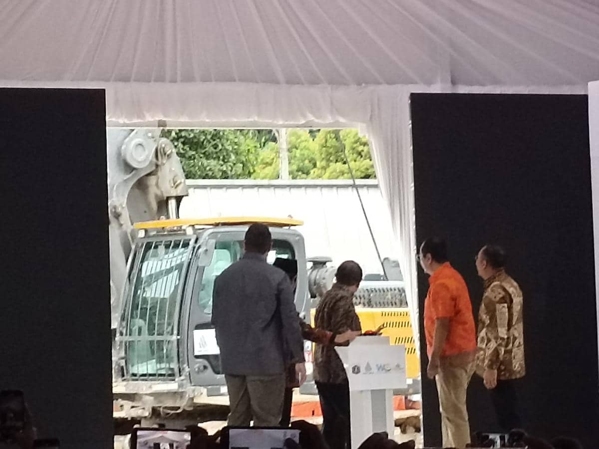 Gubernur DKI Jakarta Pramono Anung melakukan Ground breaking Pembangunan Gedung Sentra Pelayanan PAM JAYA