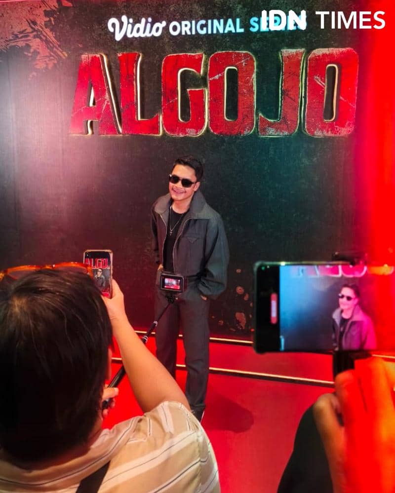 Potret cast dan kru serial Algojo di red carpet, Kamis (8/1/2026)