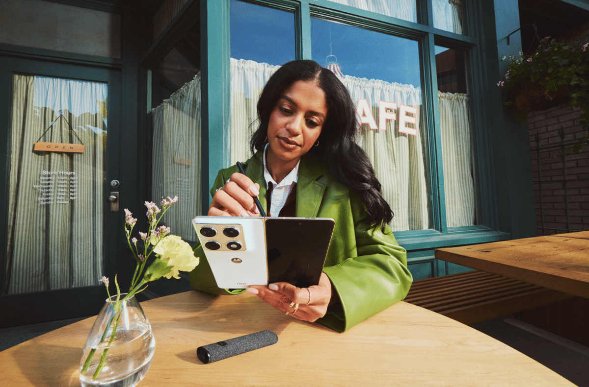 motorola razr fold stylus.png