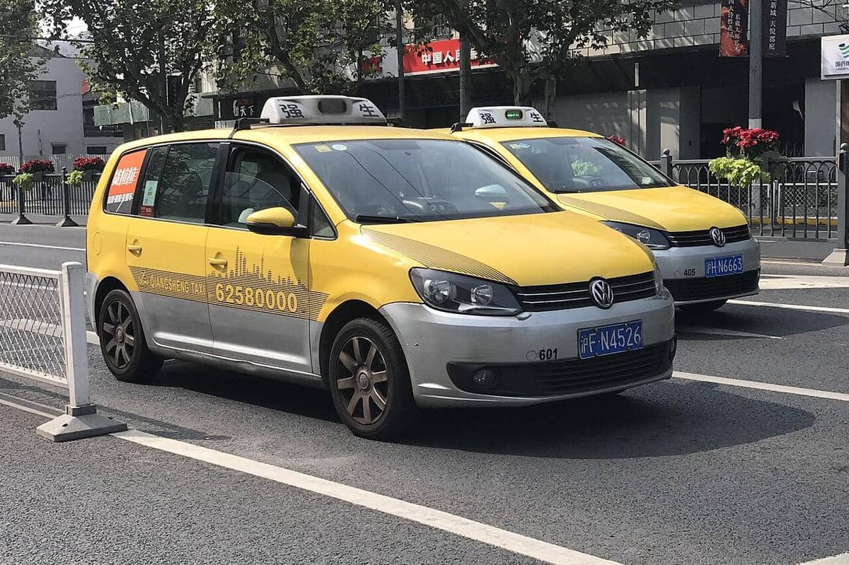 Volkswagen Touran Taxi di Shanghai