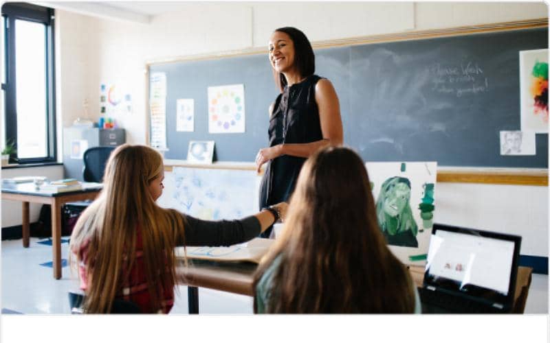 ilustrasi guru yang sedang mengajar di dalam kelas