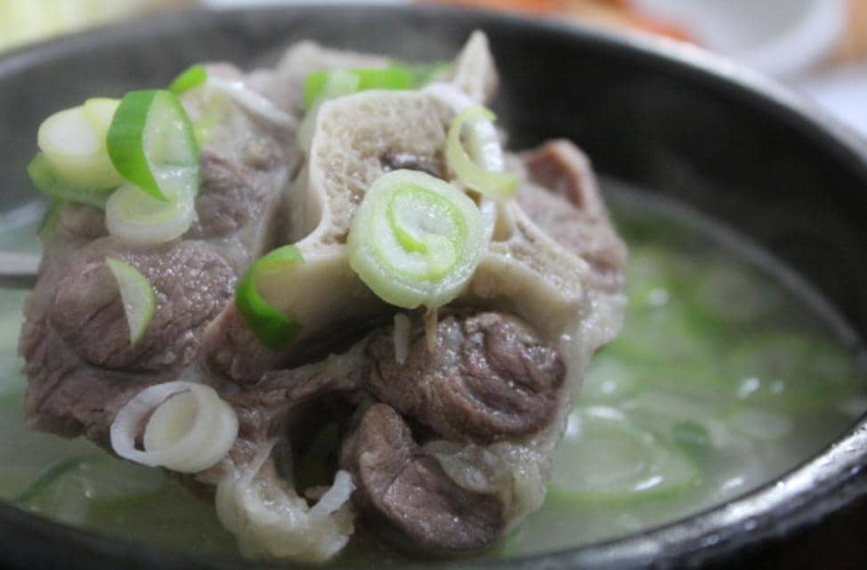 sop buntut (commons.wikimedia.org/굿바이 조미료)