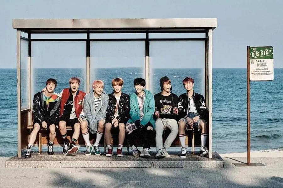 BTS di MV Spring Day (dok. BIGHIT MUSIC)