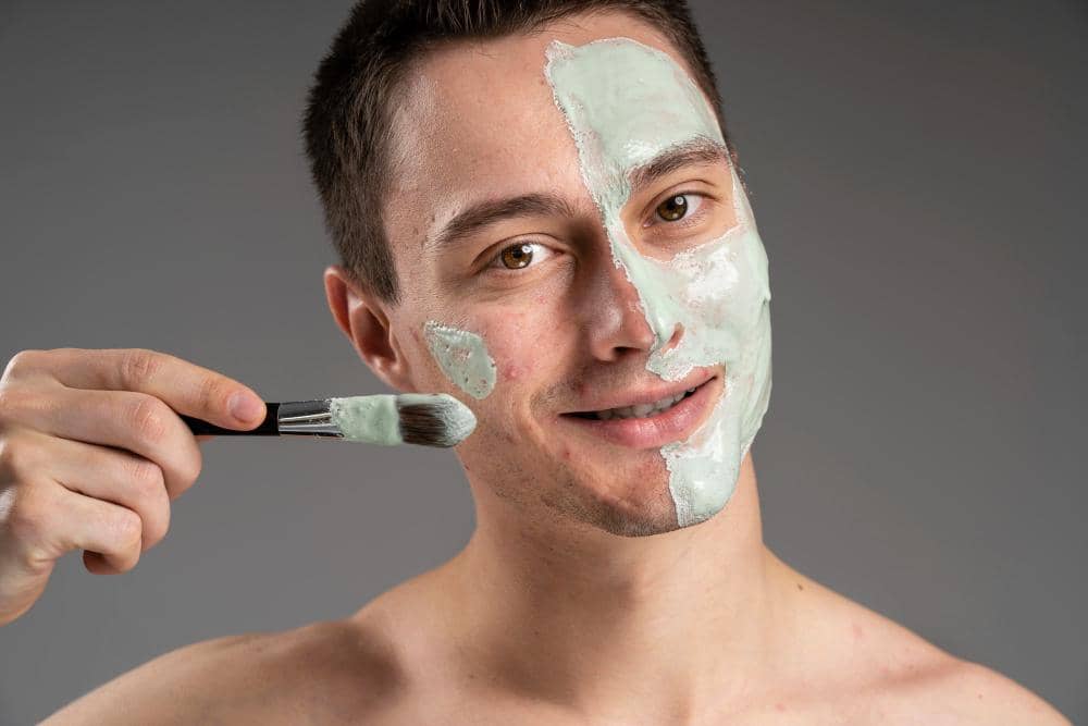 ilustrasi cowok pakai clay mask