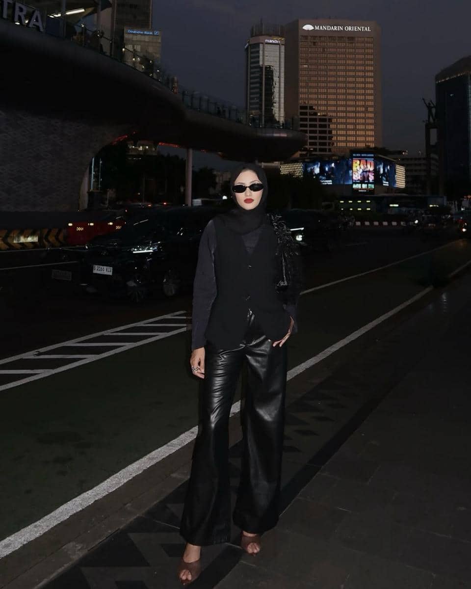 OOTD Material Leather ala Munira Agile