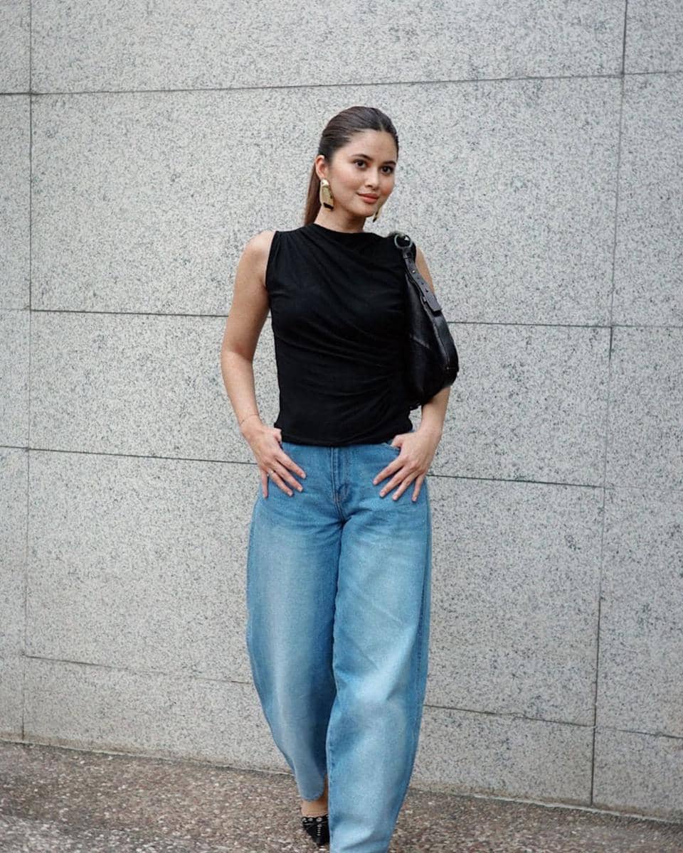 OOTD Sleeveless Top ala Namira Adzani