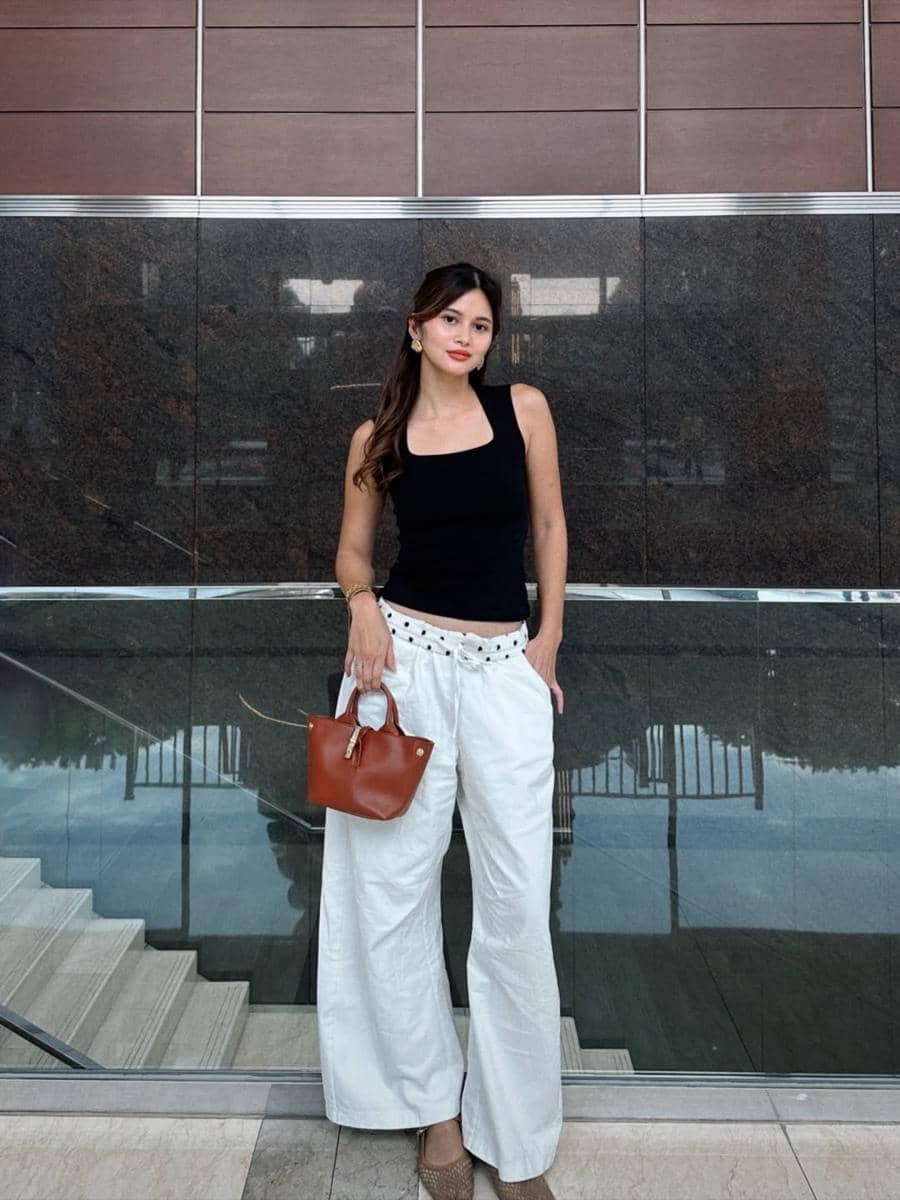 OOTD Sleeveless Top ala Namira Adzani