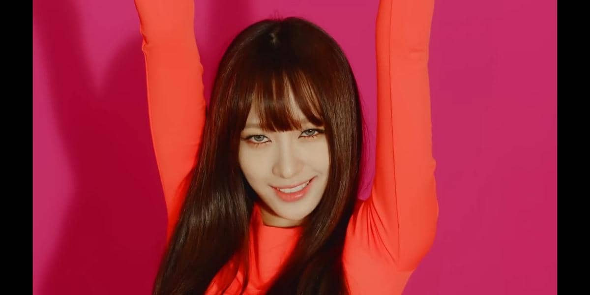 Cuplikan MV Up Down dari EXID 