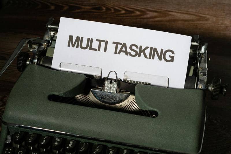 Ilustrasi multitasking