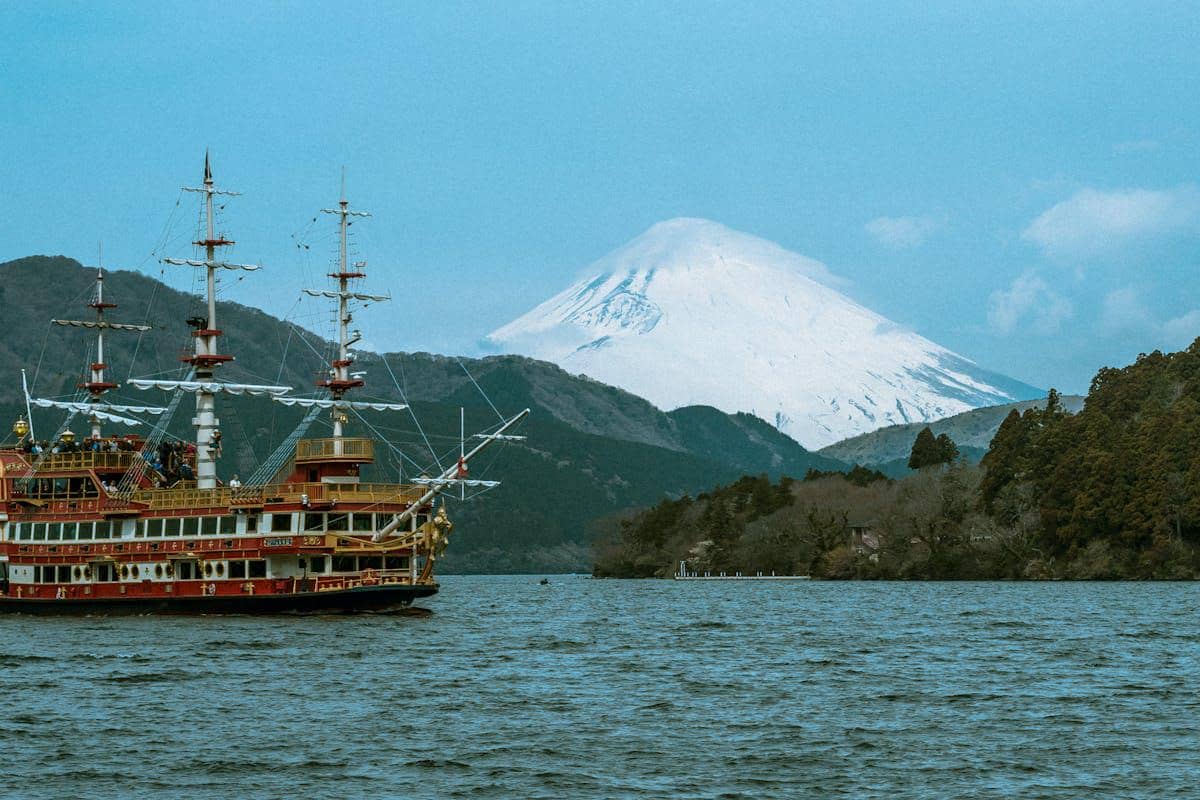 ilustrasi Danau Ashi