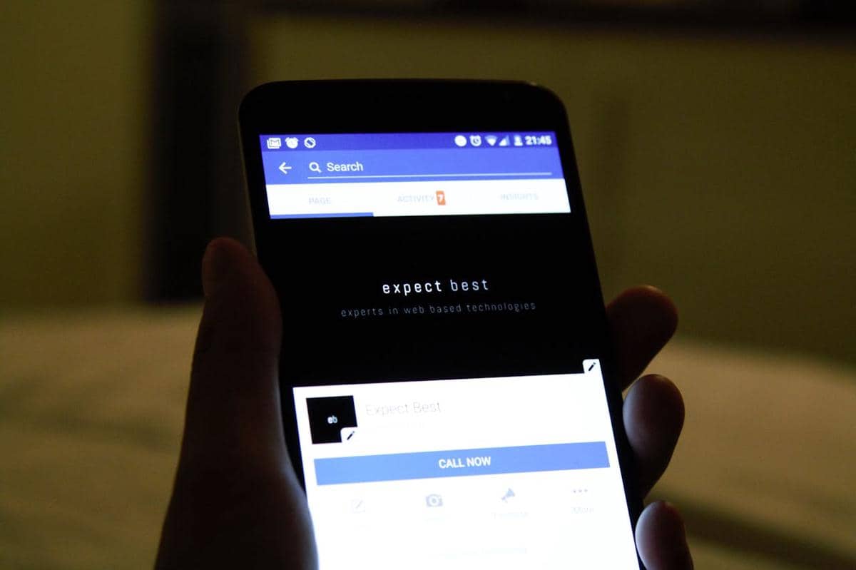 ilustrasi aplikasi Facebook