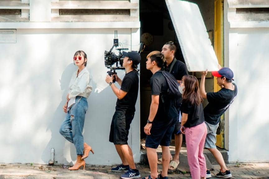 ilustrasi proses produksi drama pendek