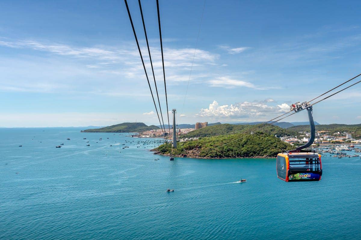 ilustrasi kereta gantung di Phu Quoc, Vietnam 