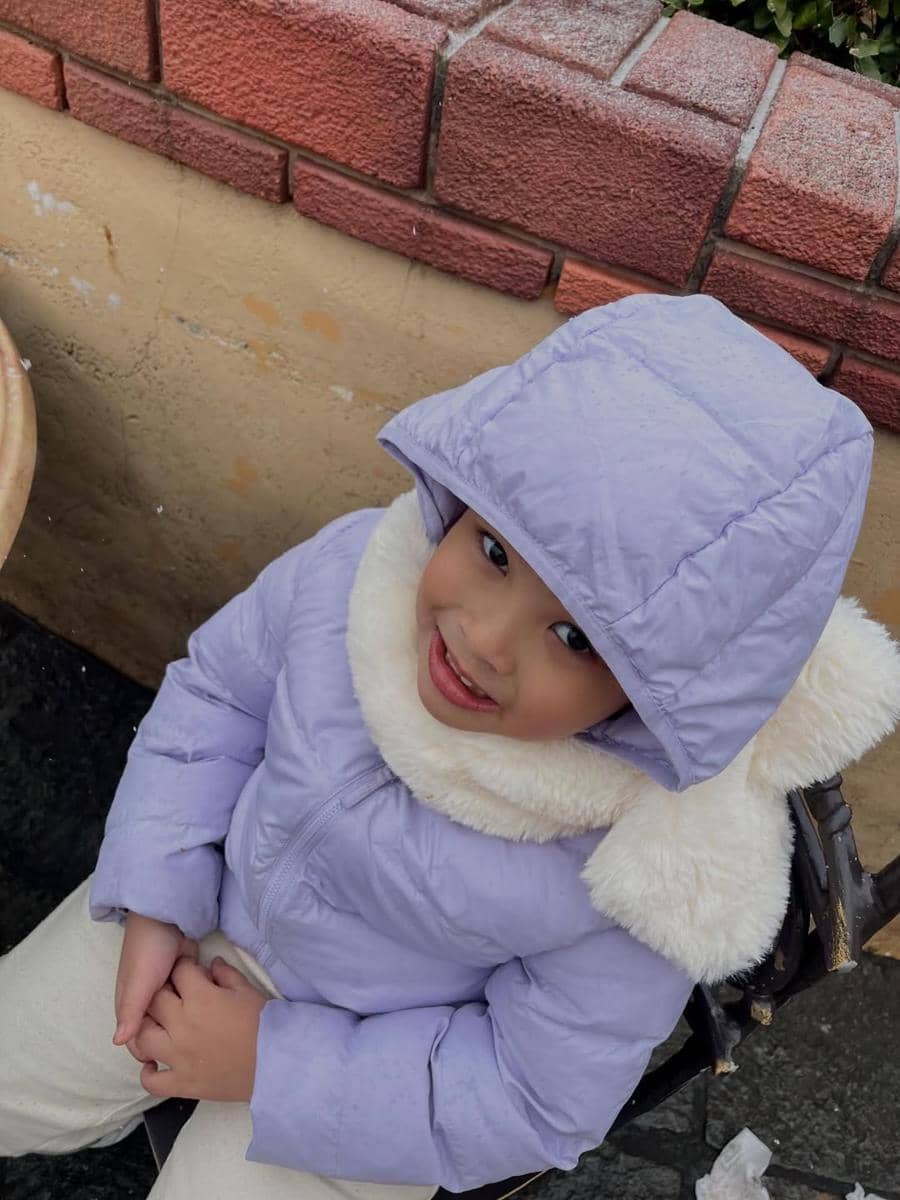 Gala Sky saat liburan di Disneyland Paris