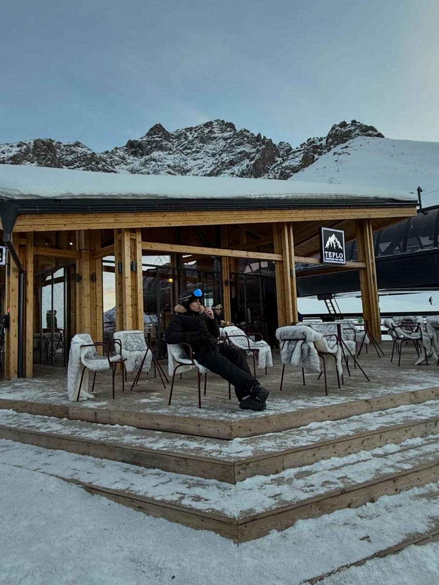 Fateh Halilintar main ski di Kazakhstan