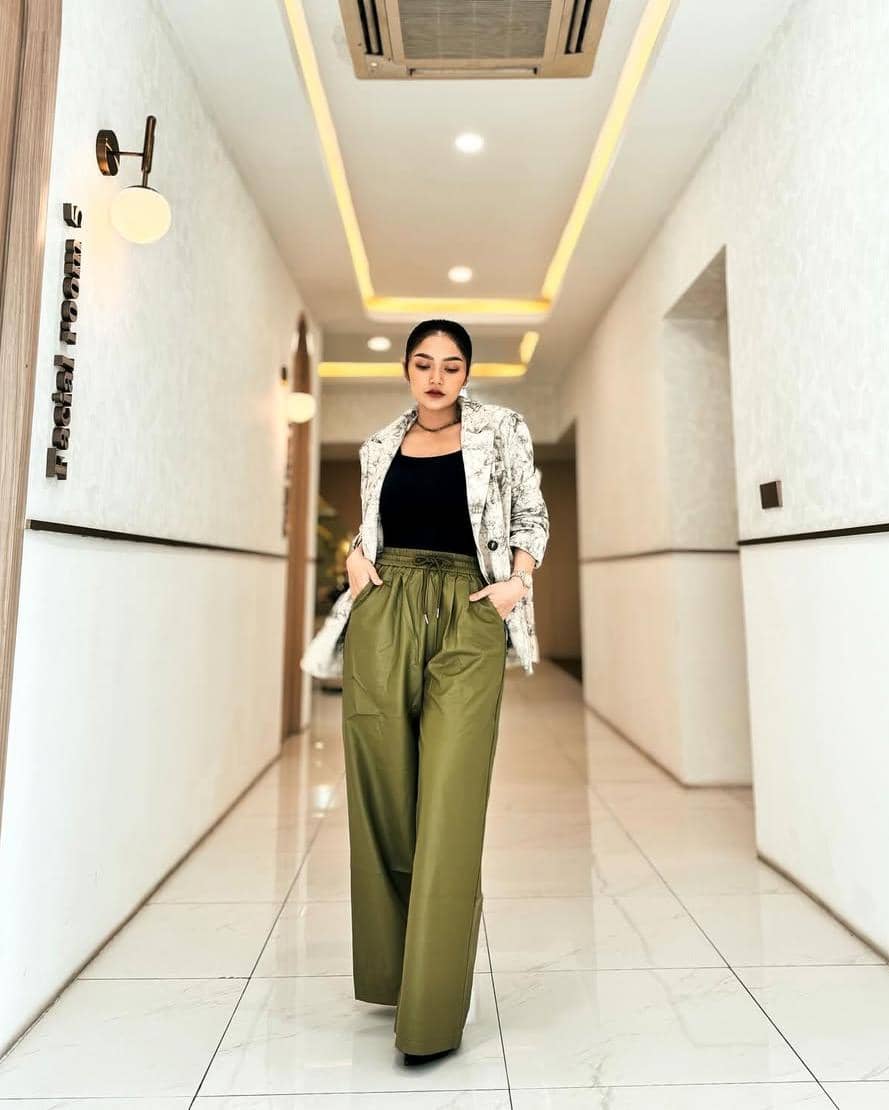 Ide OOTD ala Siti Badriah