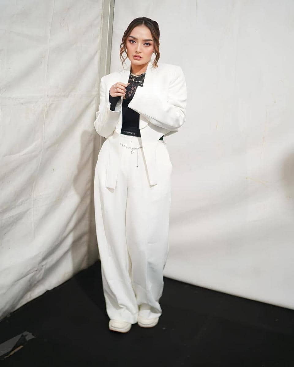 Ide OOTD ala Siti Badriah