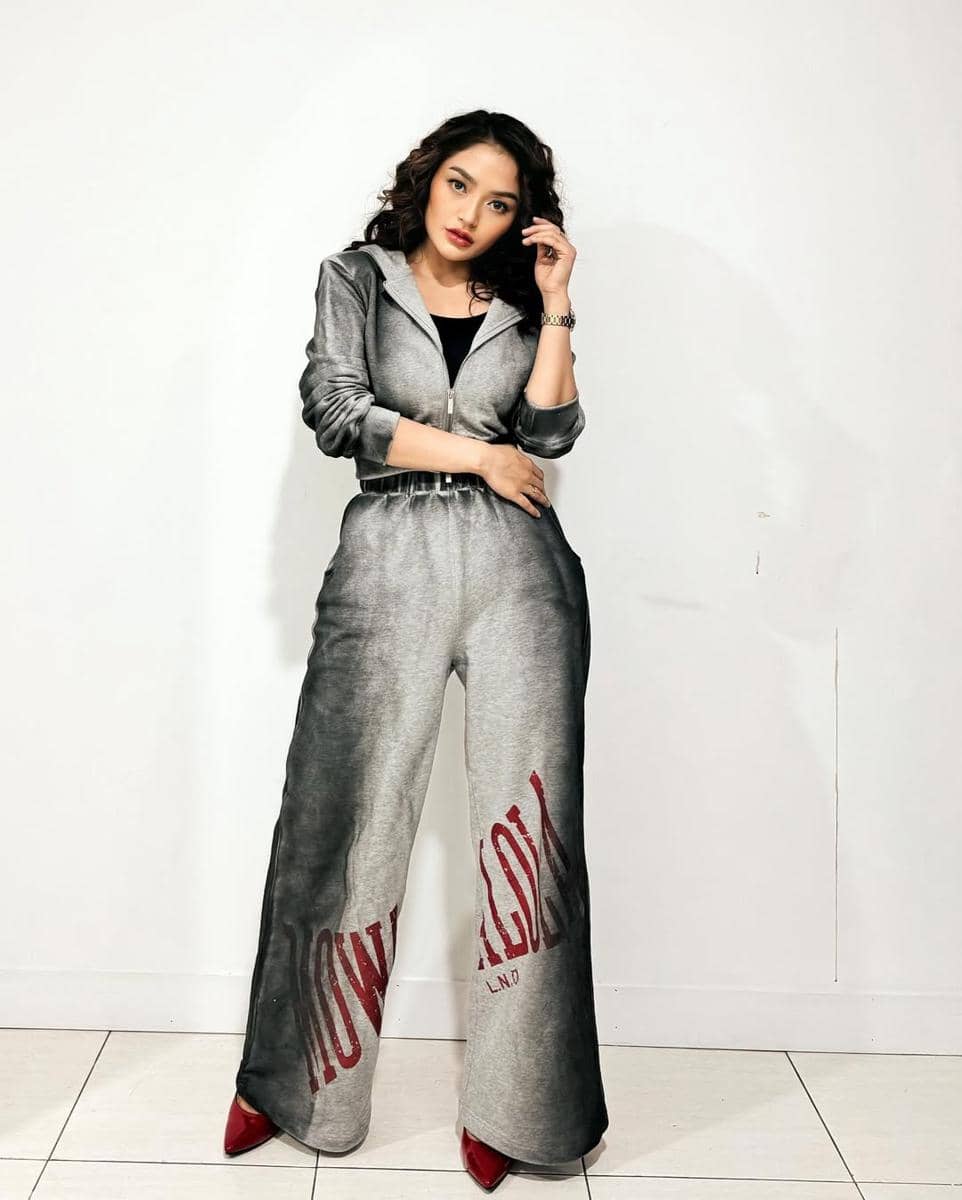 Ide OOTD ala Siti Badriah