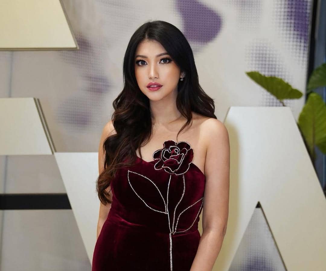 Inspirasi makeup ala Dewi Paramita 'Mici' 