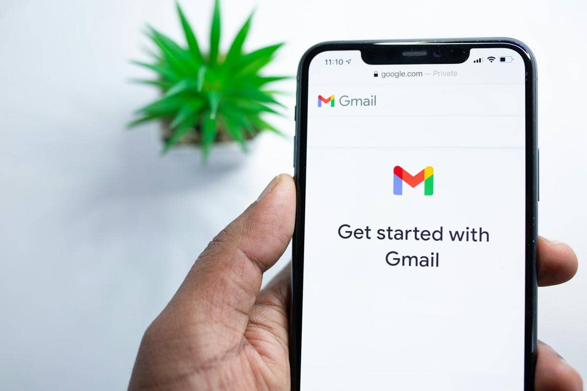 ilustrasi menggunakan aplikasi Gmail