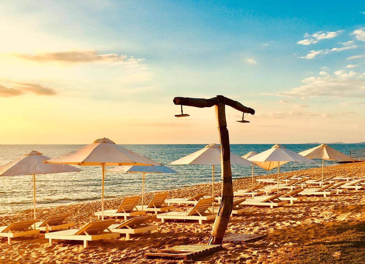 ilustrasi menikmati sunset di Phu Quoc 