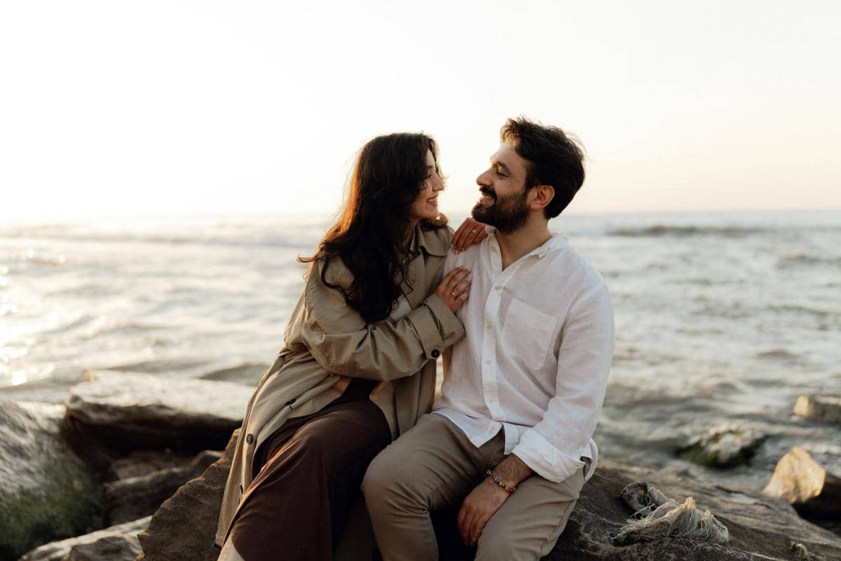 ilustrasi pasangan romantis