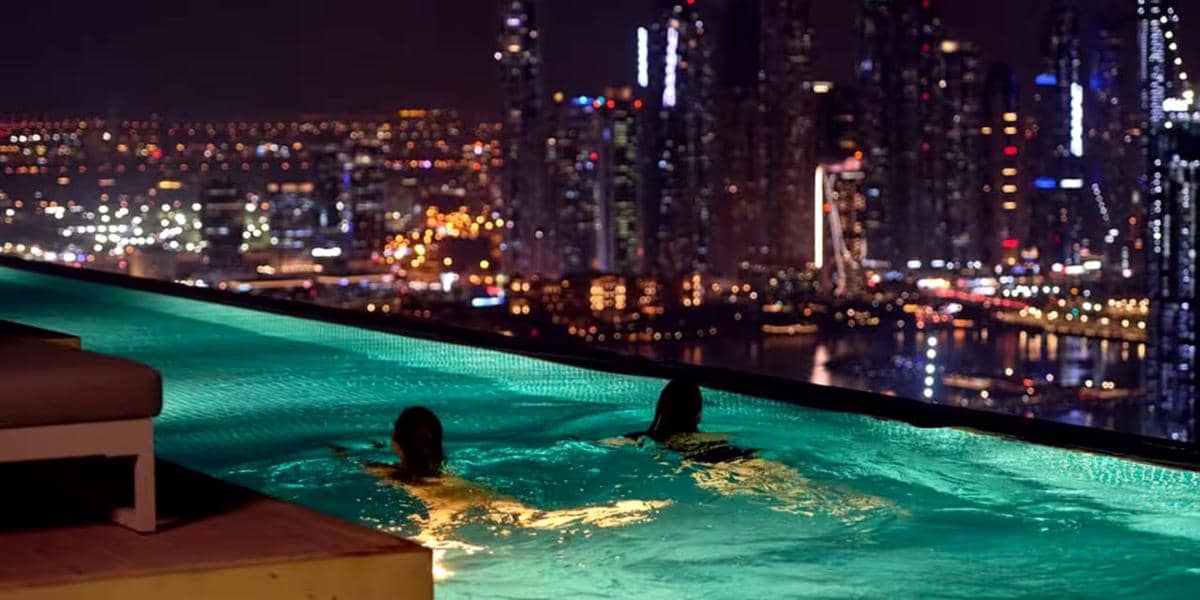 Potret AURA SKYPOOL, Dubai