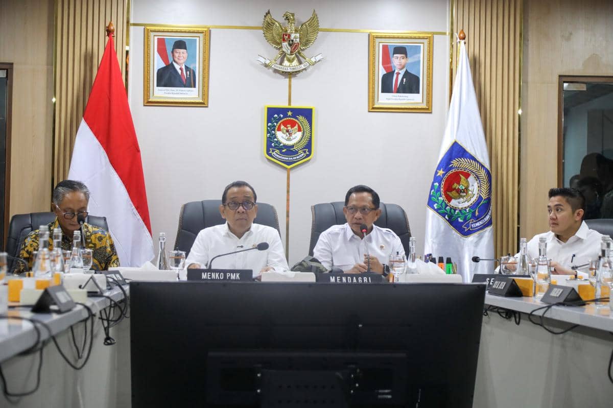 Rapat koordinasi pemulihan bencana digelar di Kantor Kementerian Dalam Negeri, Jakarta, Kamis (8/1/2026)/dok Kemenko PMK.