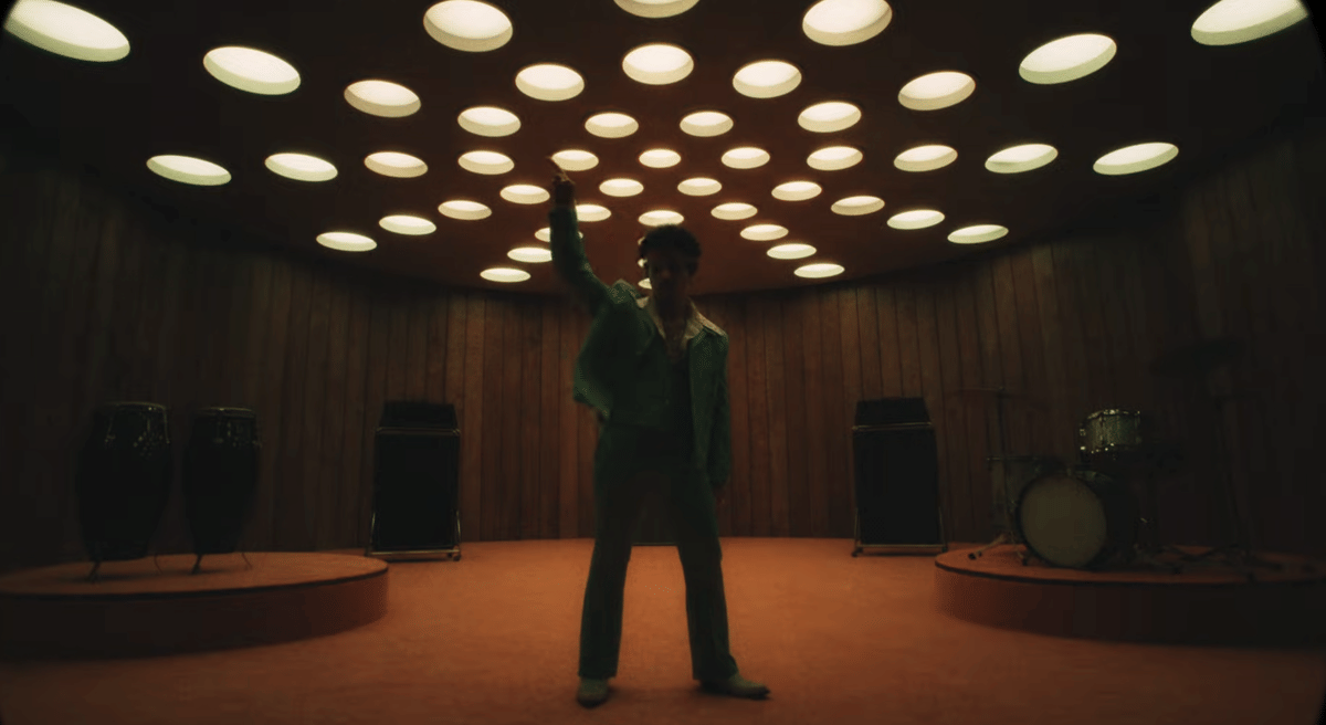 cuplikan MV I Just Might - Bruno Mars