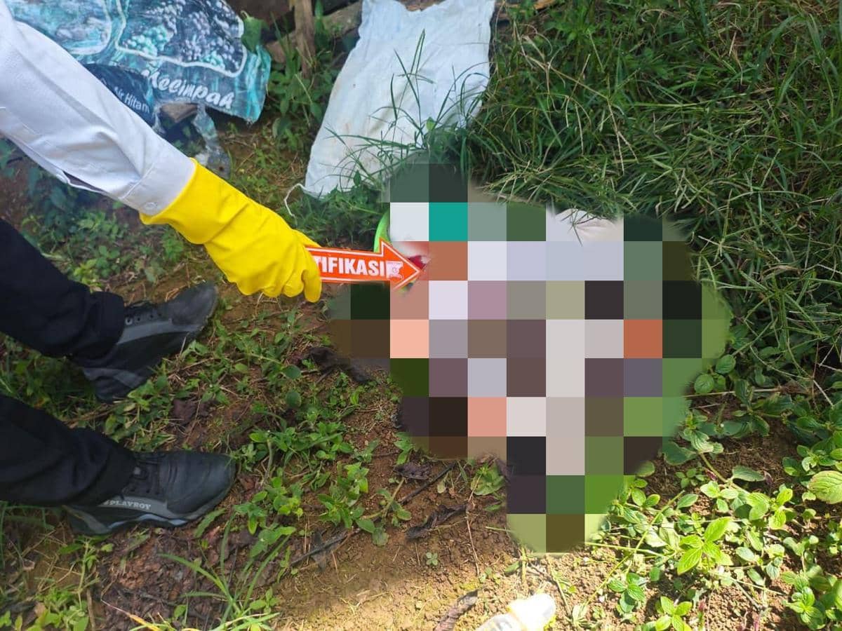 Penampakan jasad bayi dibuang tersangka AG. 