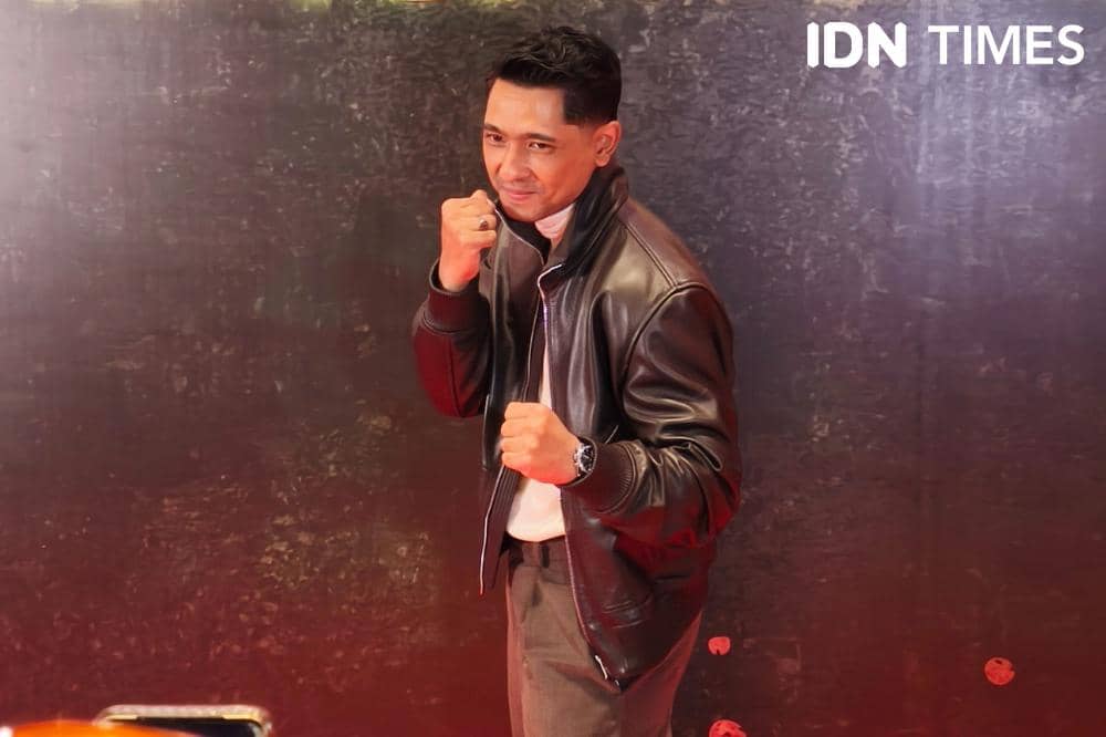 Potret Arya Saloka saat di red carpet serial Algojo di Jakarta, Kamis (8/1/2026)